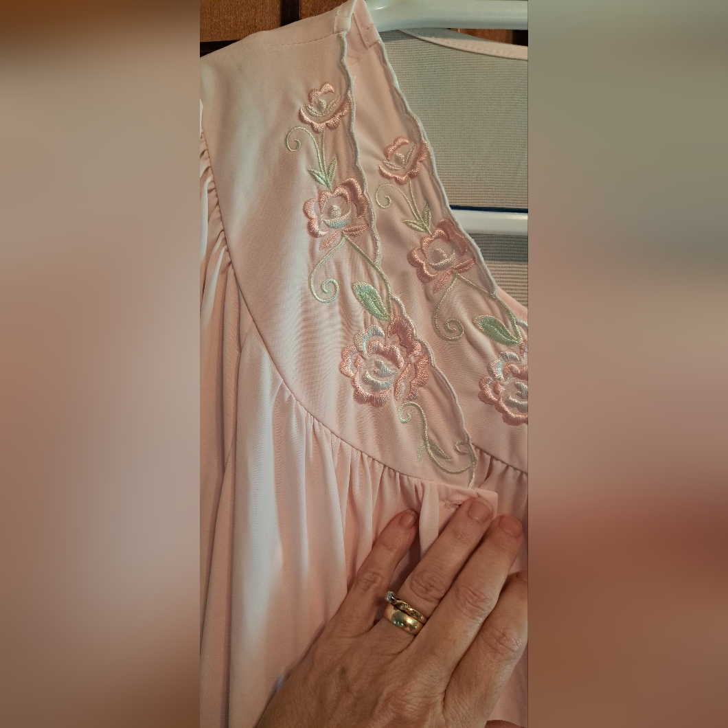 Beautiful Delicate Miss Elaine Night Gown W/Matching Night Coat Pink Size Small